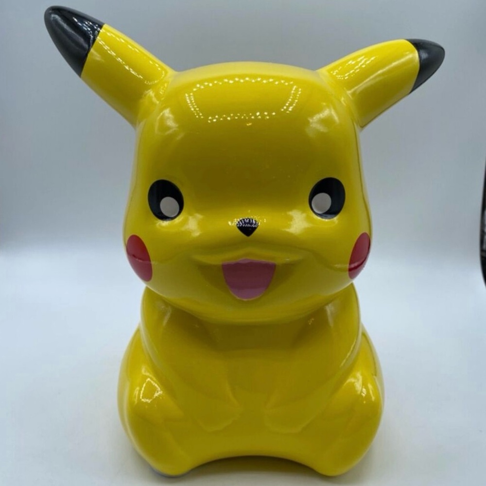 NWT Pikachu Nintendo Pokémon Ceramic Coin Piggy Bank ⚡️
